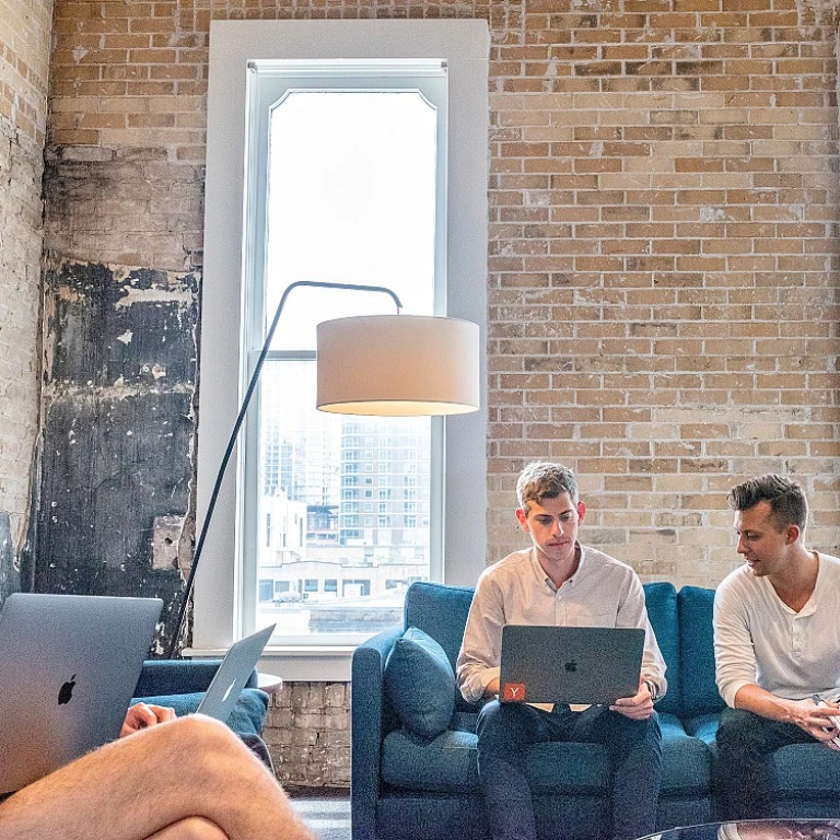 Plongée dans l'évolution de la mode à travers les livres