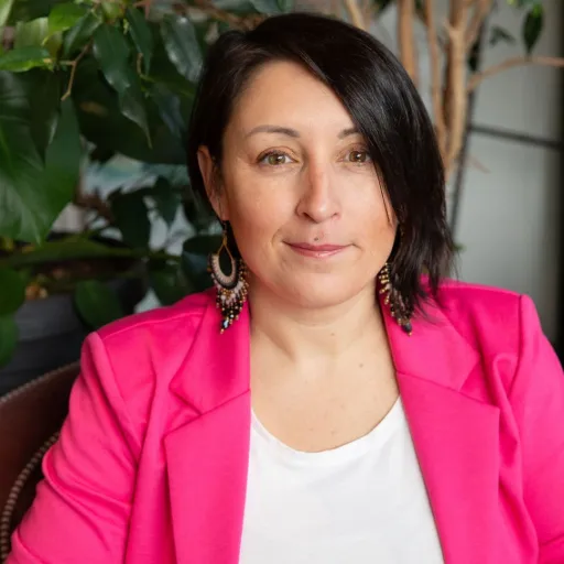 Interview de Virginie Lamien de Yalorisha : L’écriture comme rituel : renouer avec la mémoire des ancêtres