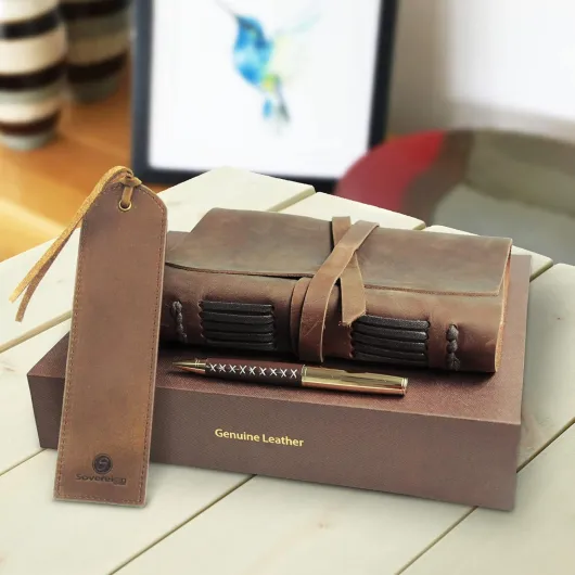 Coffret cadeau journal en cuir fait à la main avec marque-page + stylo, carnet d'écriture vintage A5 non ligné relié en cuir pour homme et femme, meilleur journal de voyage pour écrire en 20 x 15 cm Antique Brown Gift 8x6